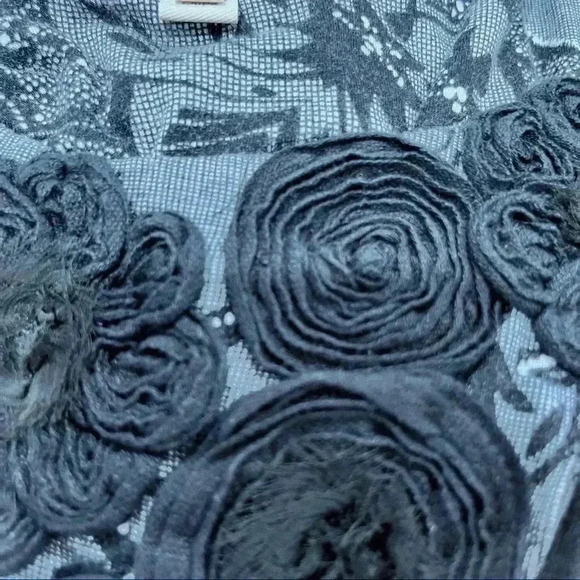 ECI 100% silk Fully lined mini dress with chest flower detailing - Picture 5 of 11